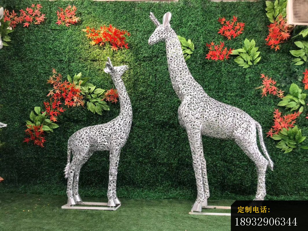 不锈钢抽象动物长颈鹿雕塑_1066*799