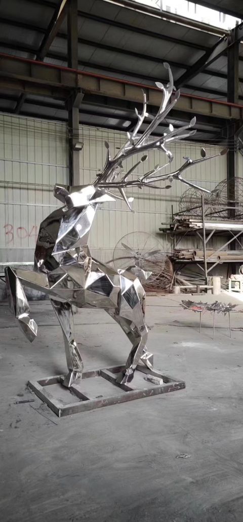 不锈钢几何抽象鹿