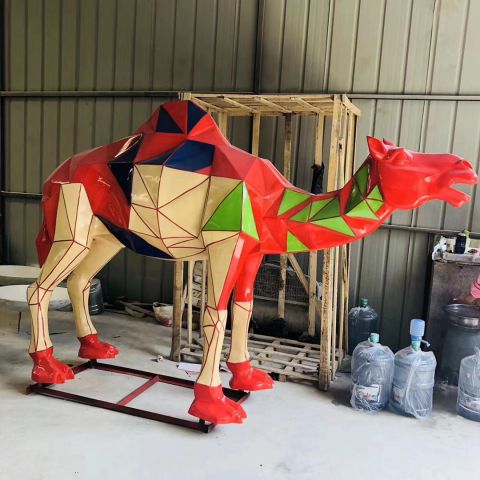 玻璃钢几何抽象骆驼雕塑