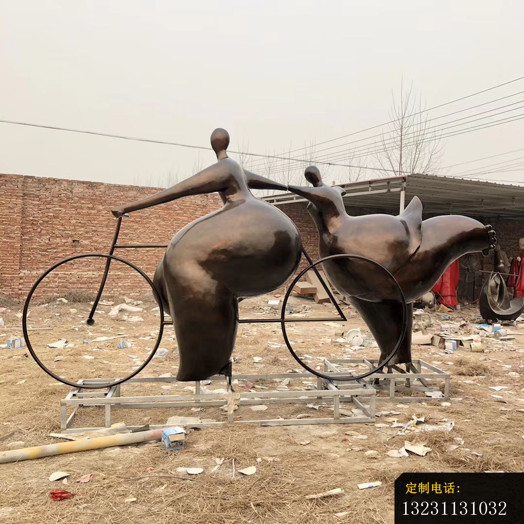 玻璃钢抽象情侣骑自行车雕塑公园景观人物雕塑 (3)_1080*1080