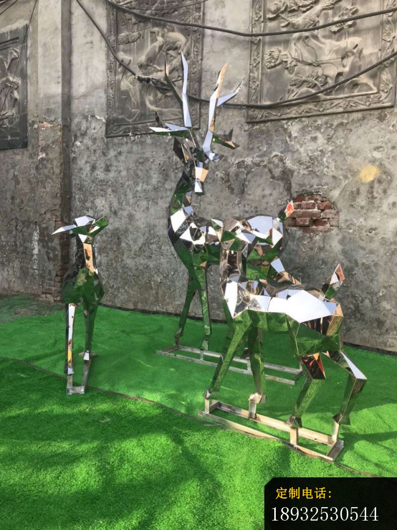 不锈钢镜面园林小鹿动物雕塑_799*1067