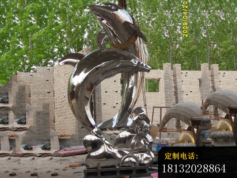 不锈钢海豚雕塑，海边海豚雕塑_800*600