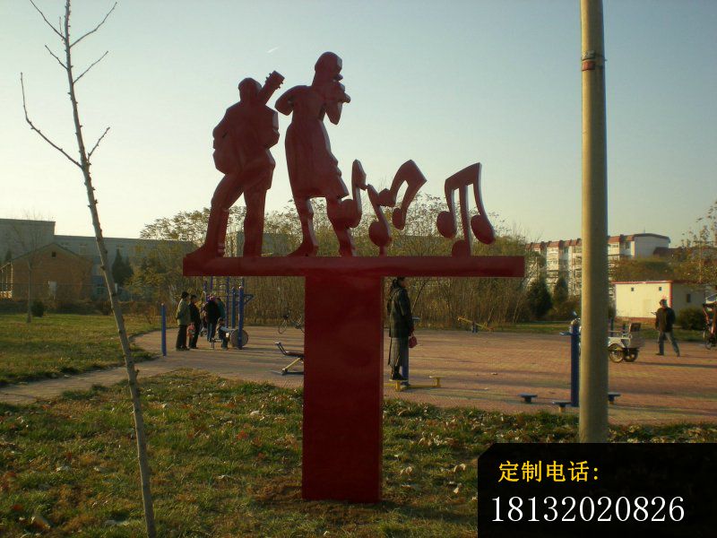 抽象人物演奏雕塑公园不锈钢雕塑_800*600