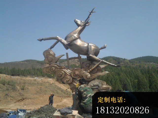 飞奔的鹿雕塑不锈钢动物雕塑_640*480
