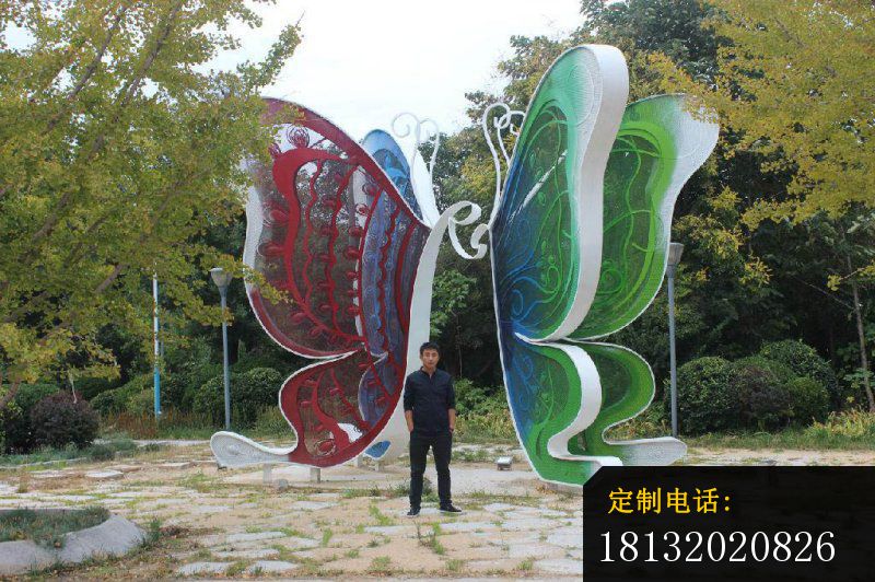 不锈钢抽象彩色蝴蝶，公园动物雕塑_800*532