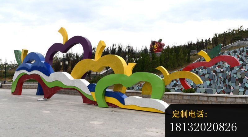 不锈钢抽象彩色苹果 广场不锈钢雕塑_800*442