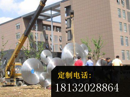 不锈钢圆盘雕塑，不锈网广场圆盘雕塑_440*330