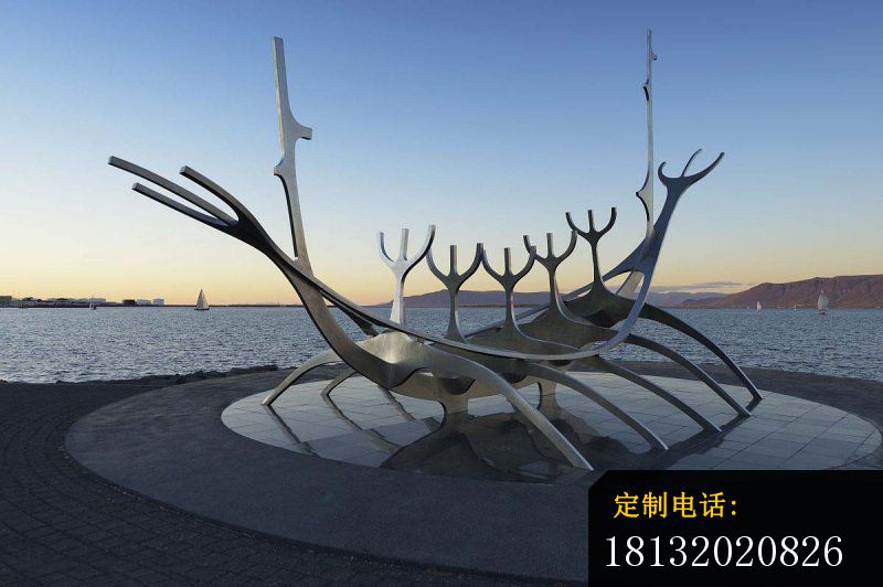 不锈钢抽象划船人物 海边景观雕塑_800*532