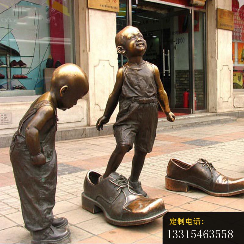 穿大鞋的小孩铜雕 街边小品铜雕 (2)_800*800