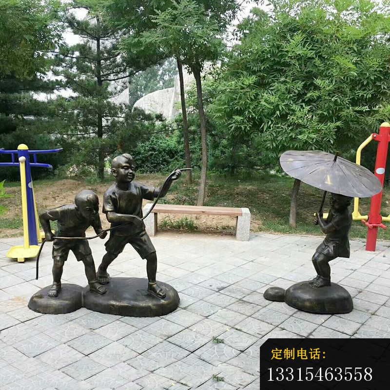 打伞玩水的儿童铜雕，公园小品铜雕 (3)_800*800