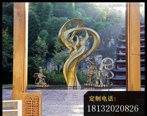 不锈钢抽象人物表演雕塑  不锈钢公园景观雕塑_620*492