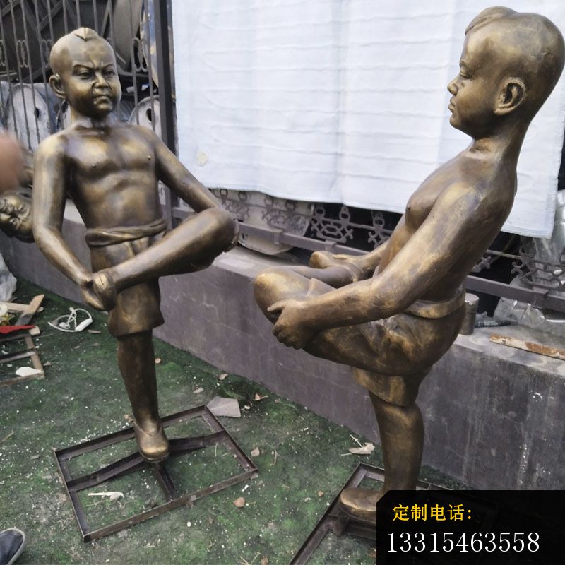 斗鸡的儿童铜雕，公园童趣铜雕_800*800