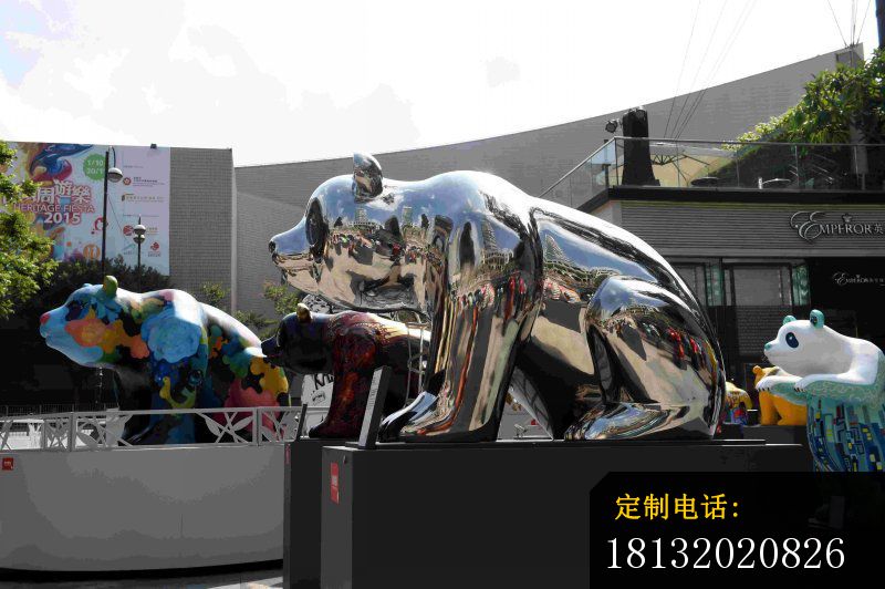 不锈钢镜面熊猫雕塑 公园不锈钢动物雕塑_800*532