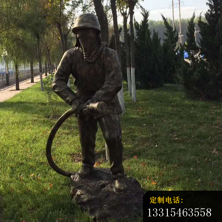 救火的消防员铜雕，公园小品人物铜雕 (2)_750*750
