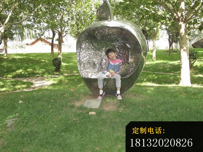 不锈钢苹果座椅雕塑 公园景观雕塑_700*525