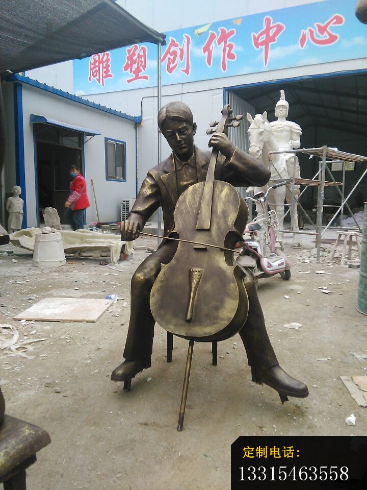 拉大提琴的人物铜雕，公园人物铜雕_720*960