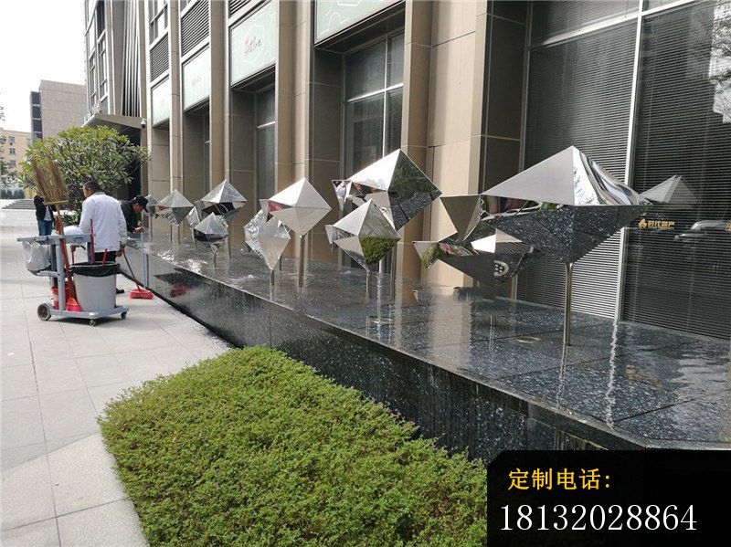 不锈钢抽象鱼，酒店门口景观雕塑_800*599