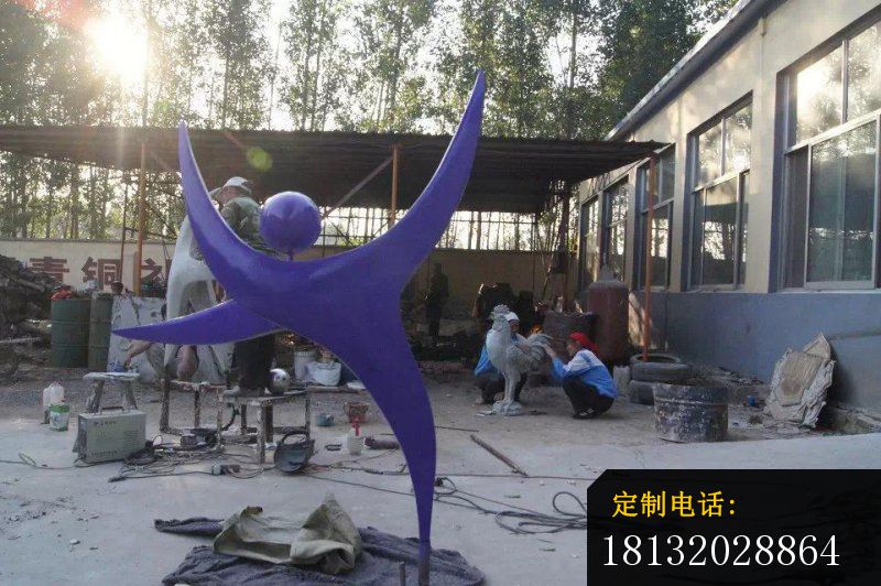 不锈钢抽象运动人物雕塑 公园景观雕塑_800*532