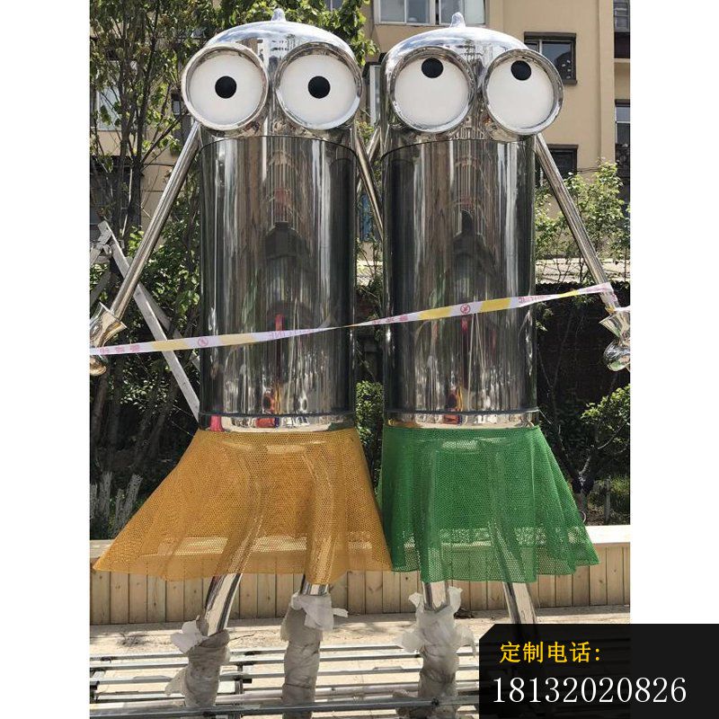不锈钢小黄人雕塑 公园景观雕塑_800*800