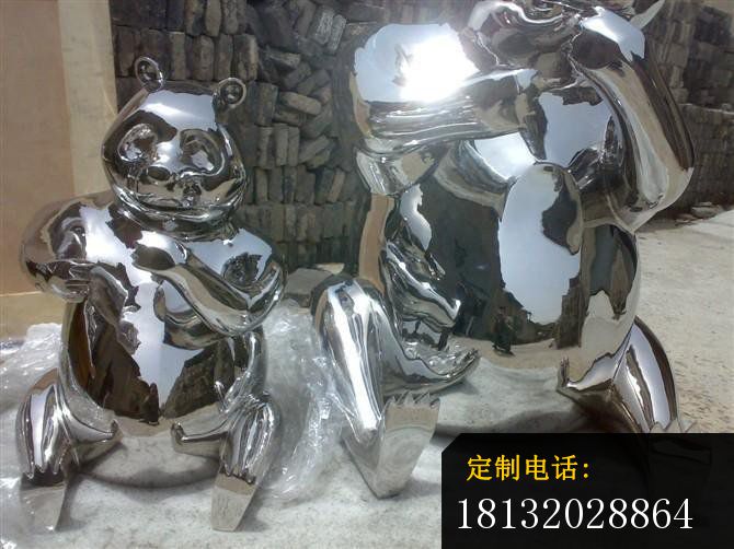 不锈钢大熊猫公园动物雕塑_670*502