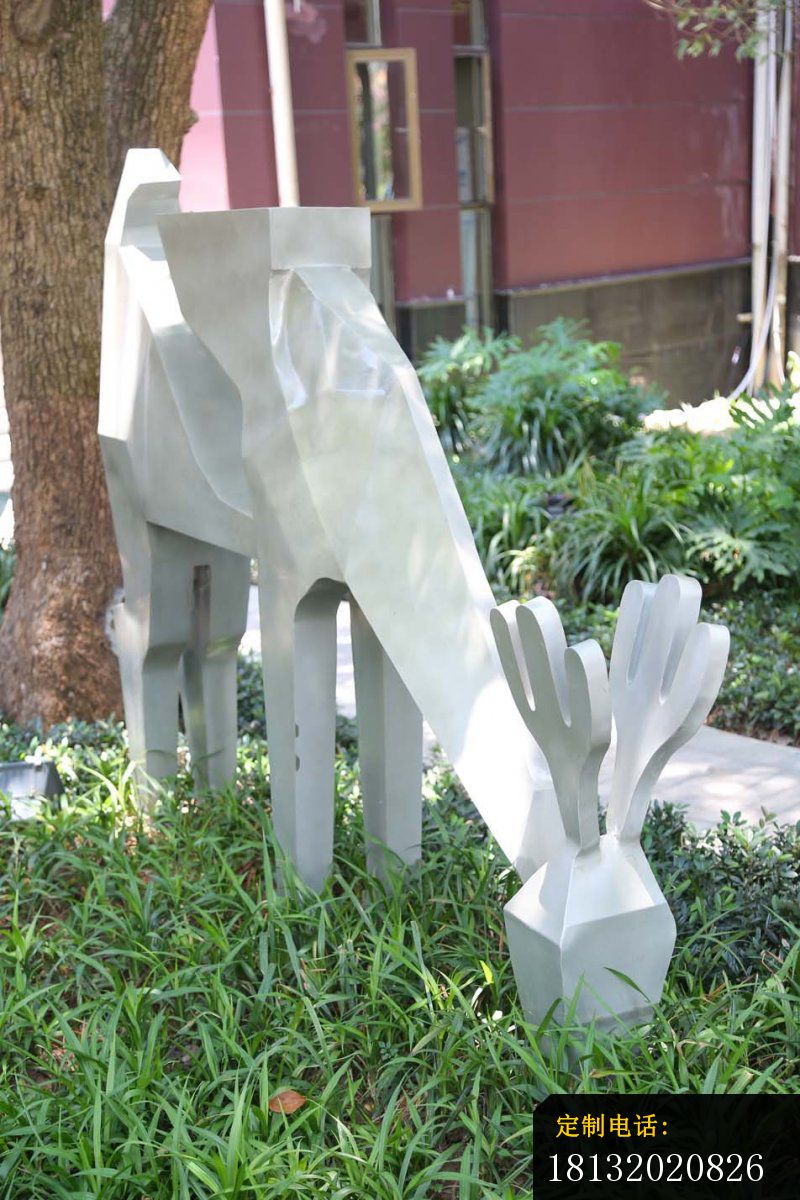 吃草的几何梅花鹿雕塑，不锈钢抽象动物雕塑 (3)_800*1200