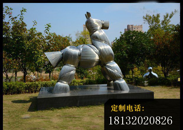 抽象草编马雕塑  不锈钢抽象雕塑  公园不锈钢雕塑_620*440