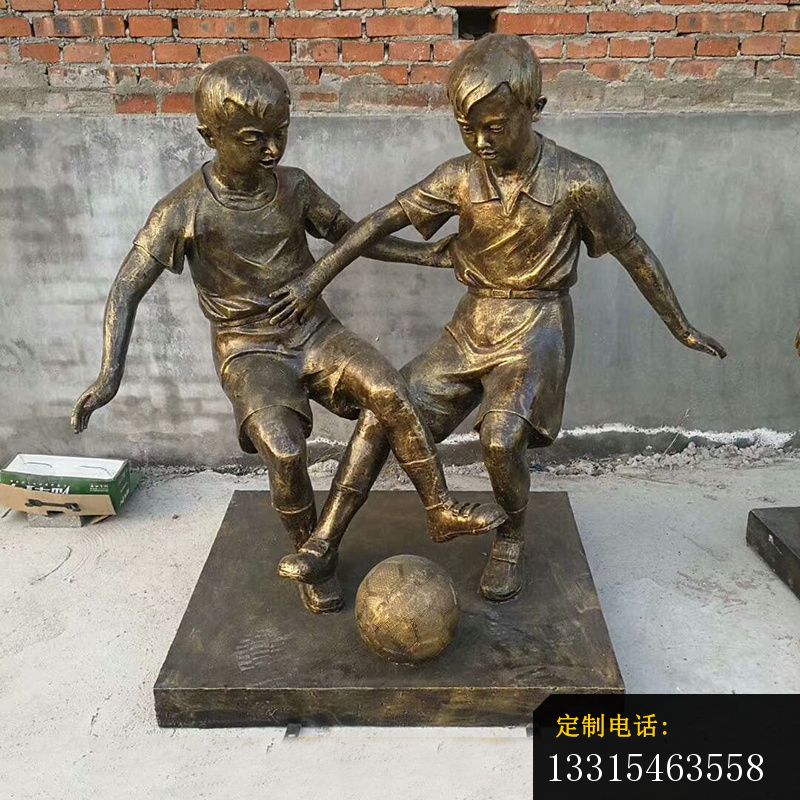 踢足球的儿童铜雕，公园人物铜雕 (2)_800*800