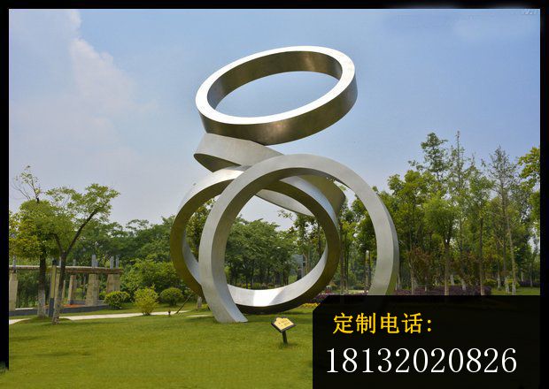 叠着的圆环雕塑  不锈钢抽象雕塑  公园景观雕塑_620*440