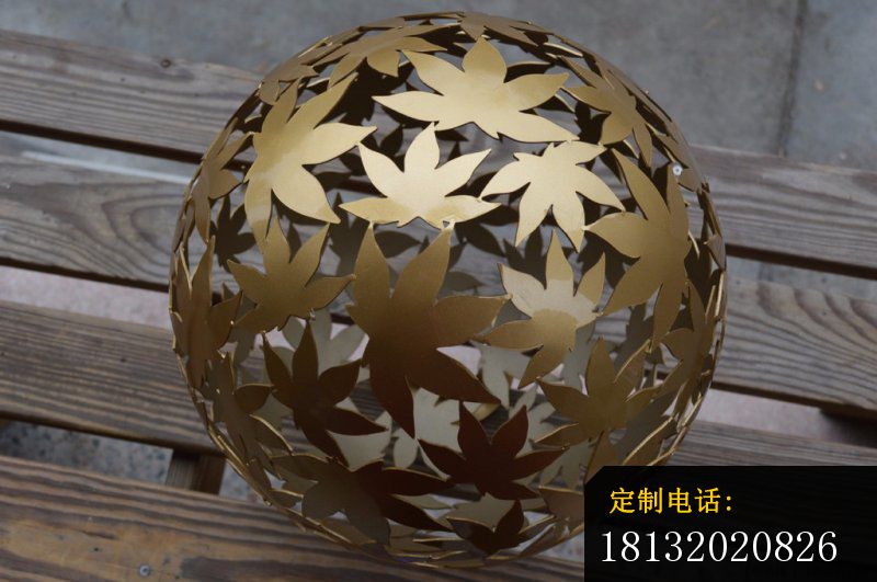 枫叶镂空球雕塑，公园不锈钢雕塑_800*531