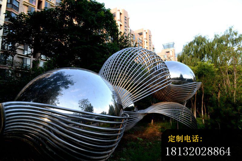 不锈钢镜面圆球雕塑，小区景观雕塑_800*534