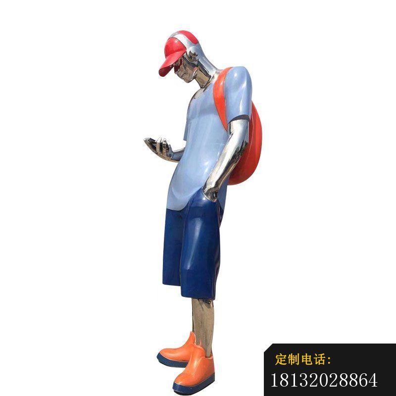 不锈钢看手机的男孩步行街景观雕塑 (2)_800*800