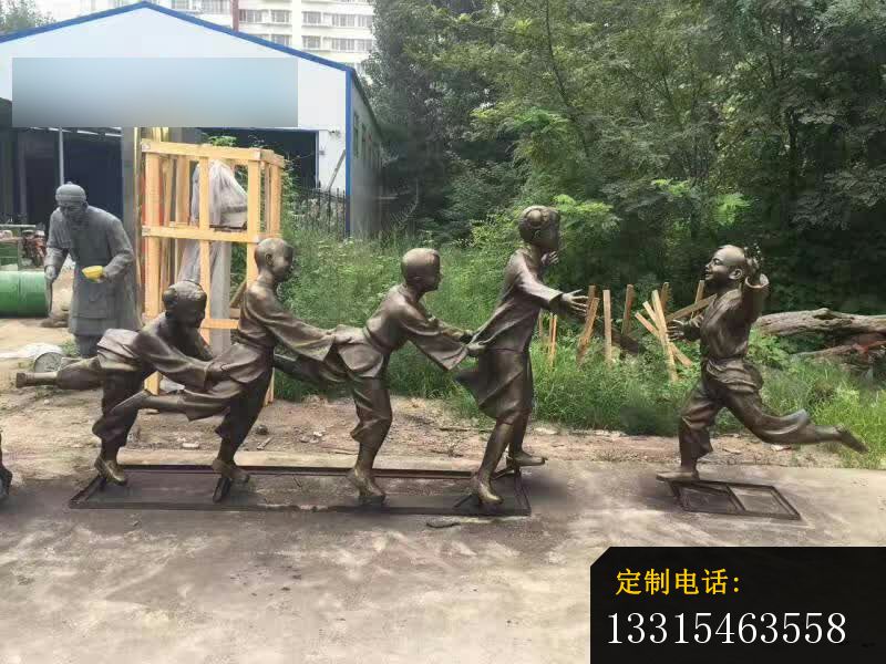 玩老鹰捉小鸡的儿童铜雕，公园童趣铜雕 (2)_800*600