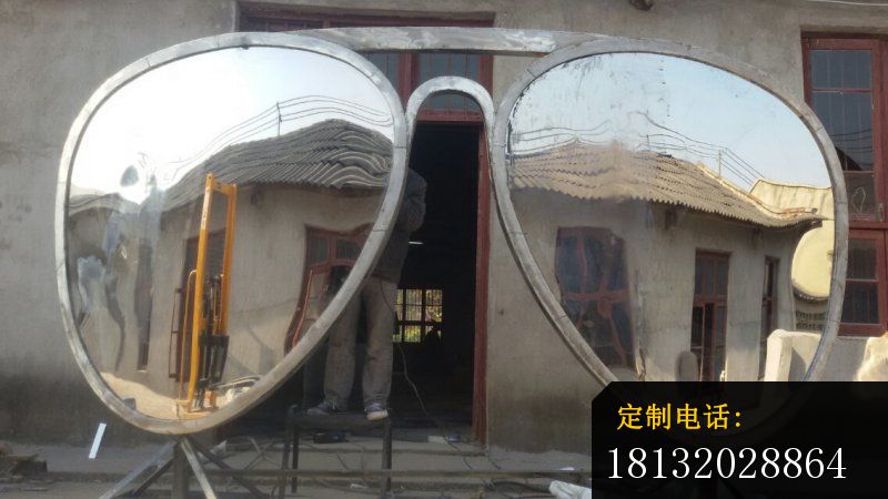 不锈钢墨镜雕塑，公园景观雕塑_800*450