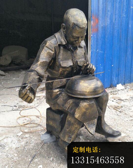 修盆的人物铜雕，公园小品铜雕_540*680