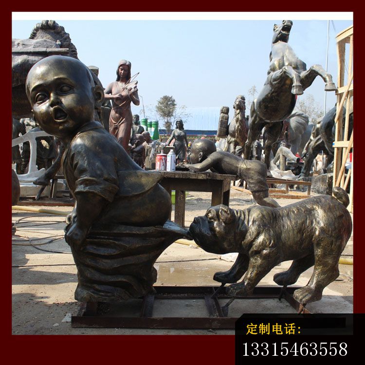 咬小孩裤子的小狗铜雕，公园童趣雕塑_750*750