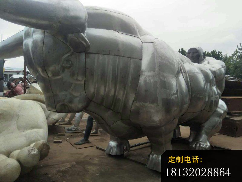 不锈钢拓荒牛雕塑 广场景观雕塑_800*600