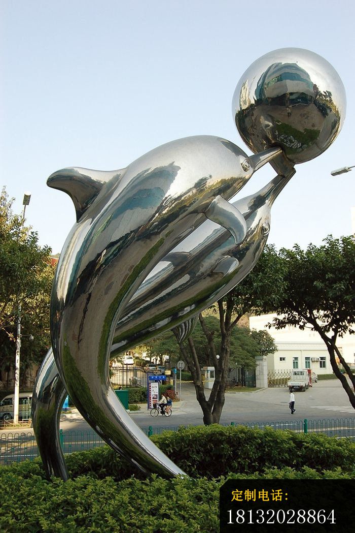 不锈钢戏球的海豚，不锈钢动物雕塑 (2)_700*1049