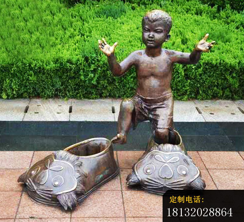 穿老虎鞋的小孩雕塑，公园小品雕塑_800*729