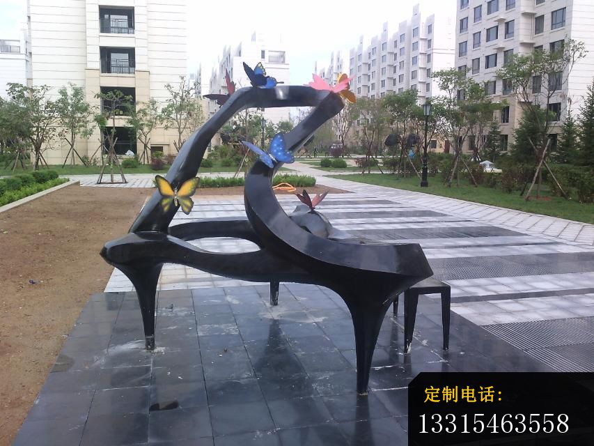 不锈钢抽象钢琴雕塑，公园景观雕塑_853*640