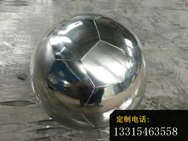 不锈钢足球雕塑，不锈钢体育器材雕塑_640*480