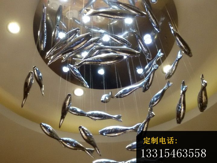 不锈钢鱼雕塑，室内鱼装饰_718*539