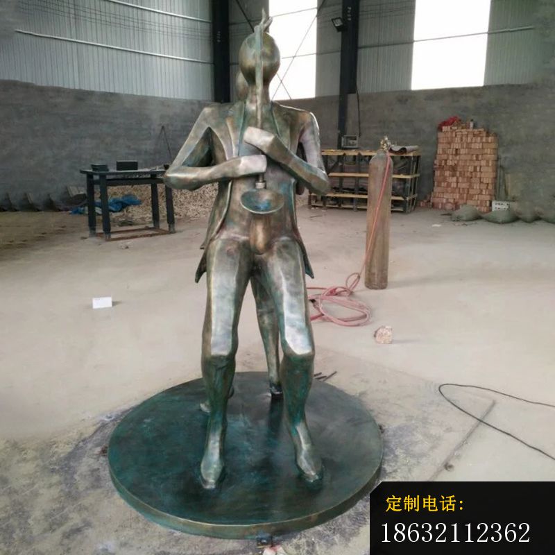 人物演奏铜雕，抽象人物雕塑 (1)_800*800