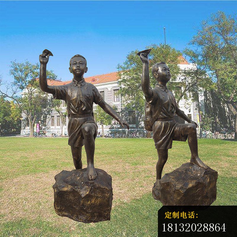 铜雕公园仿真玩耍人物雕塑 (1)_800*800