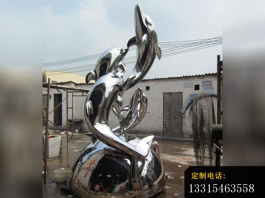 不锈钢嬉戏雕塑，不锈钢海豚雕塑_878*658