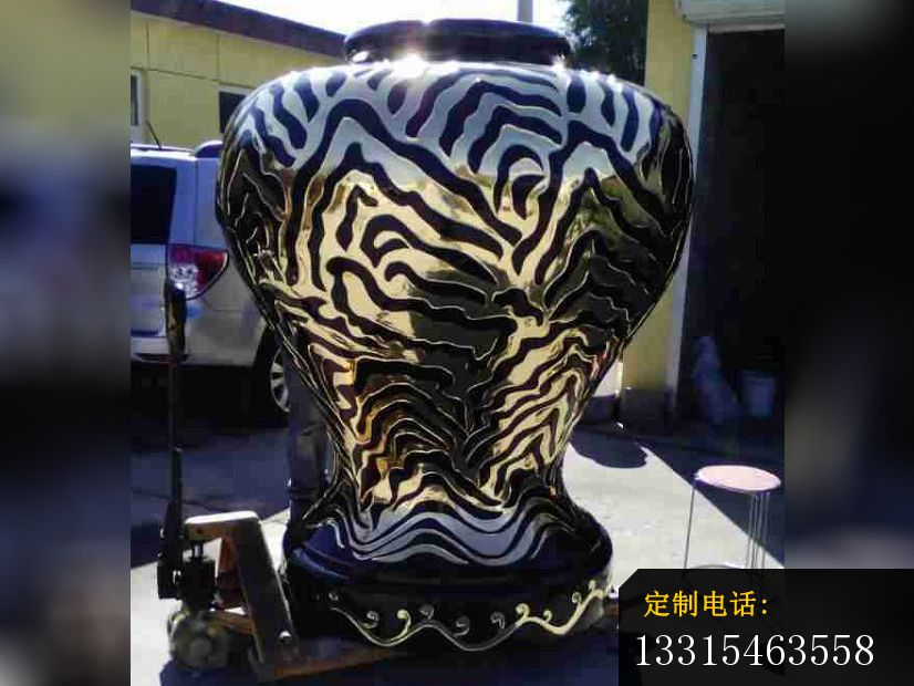 不锈钢花瓶雕塑，广场花瓶不锈钢雕塑 (1)_826*620