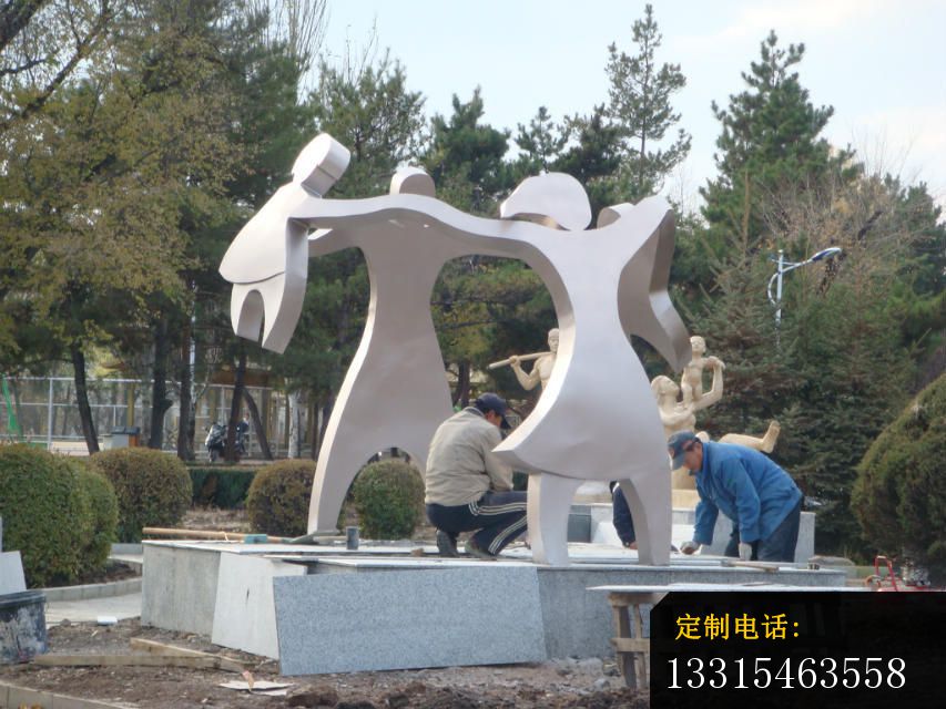 不锈钢抽象幸福一家  公园人物雕塑_853*640