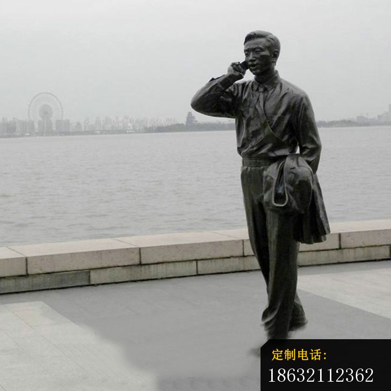 打电话的人物铜雕，海边景观雕塑_800*800