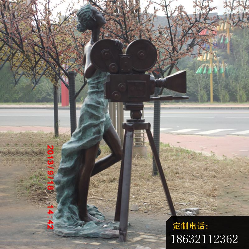 录像铜雕，公园人物铜雕_800*800