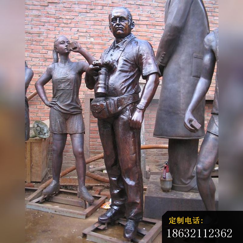 现代人物铜雕，广场人物雕塑 (1)_800*800
