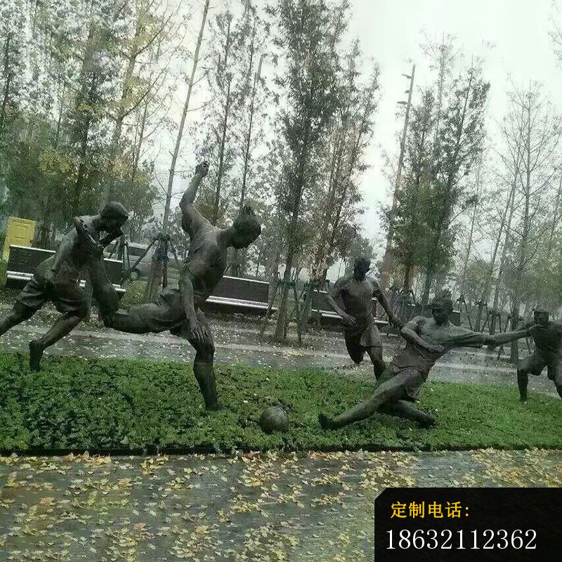 踢足球铜雕，公园运动铜雕，公园人物铜雕_800*800